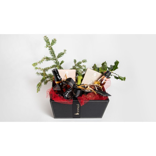 Δερμάτινο καλάθι με ουίσκι, ρούμι και σοκολάτες premium