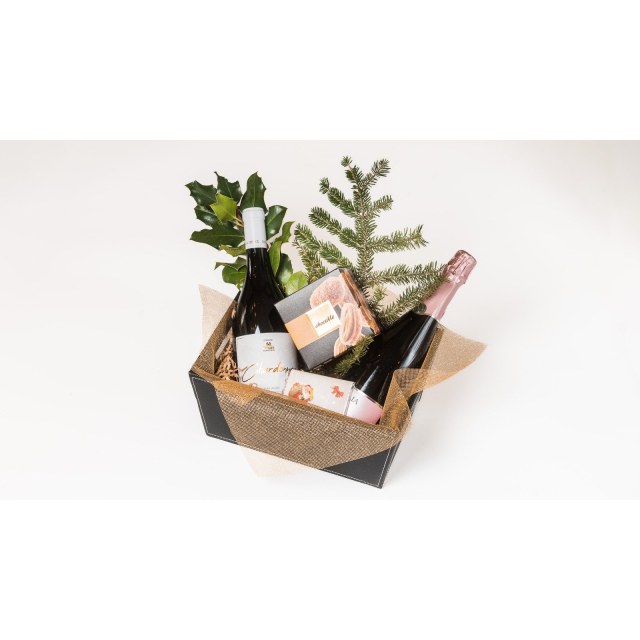 Δερμάτινο καλάθι με χριστουγεννιάτικη διακόσμηση