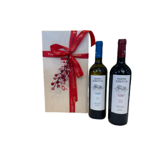 Χριστουγεννιάτικη ξύλινη συσκευασία δώρου. Μικρή κιβωτός ερυθρό και λευκό 