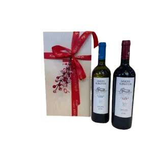 Χριστουγεννιάτικη ξύλινη συσκευασία δώρου. Μικρή κιβωτός ερυθρό και λευκό 